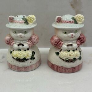 Vintage Country Cats with Basket of Flowers Salt and Pepper Shakers